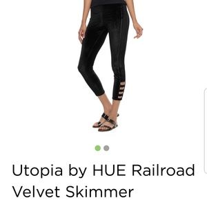 Utopia by HUE railroad velvet skimmer leggings